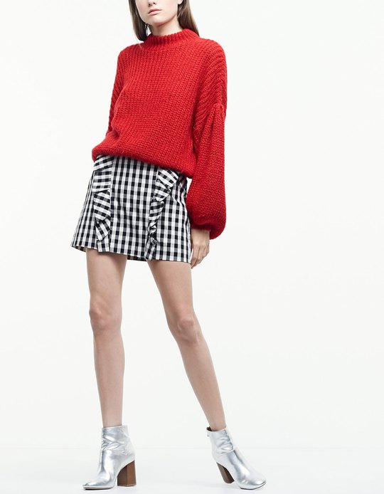 oversized_sweater_stradivarius_skirt