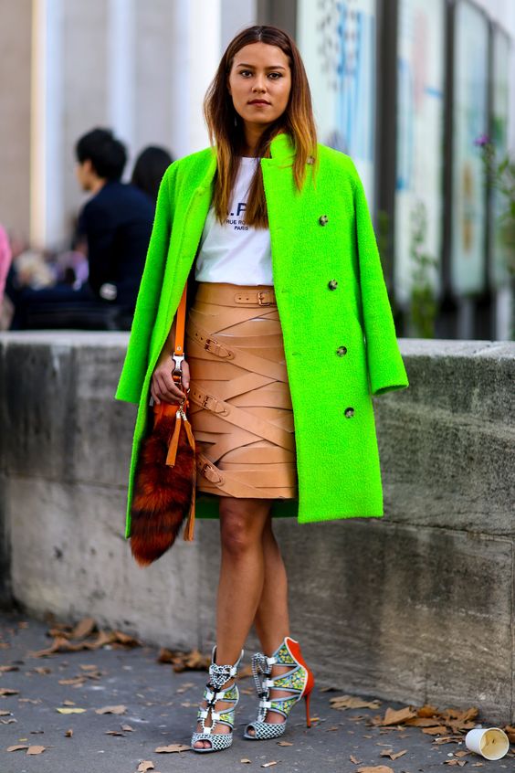 abrigo_verde_neon_moda_2018_2019