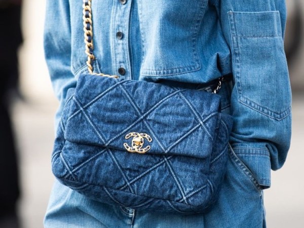 El bolso que tienes que tener esta temporada es de denim y te cuento&nbsp;porque